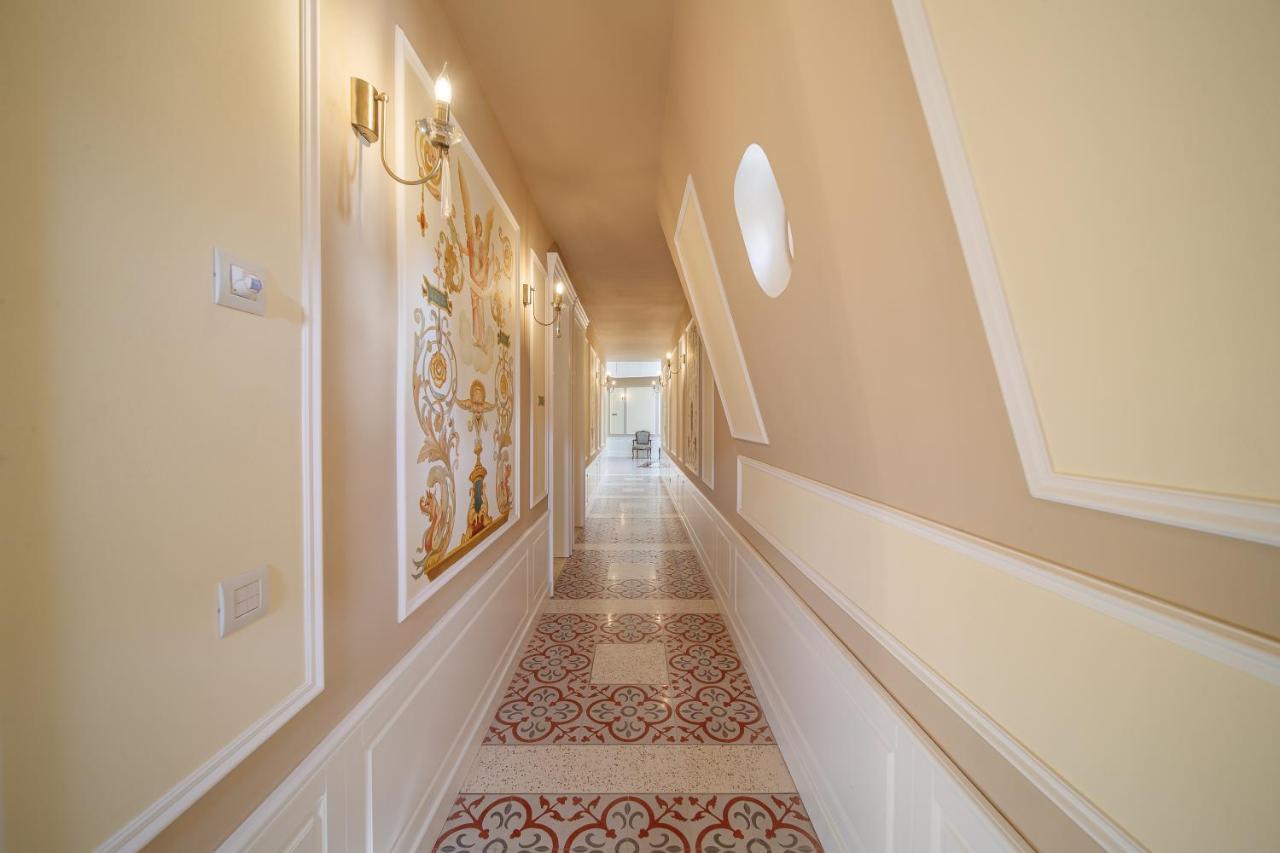 Templum Clava Hotel Bucharest Luaran gambar